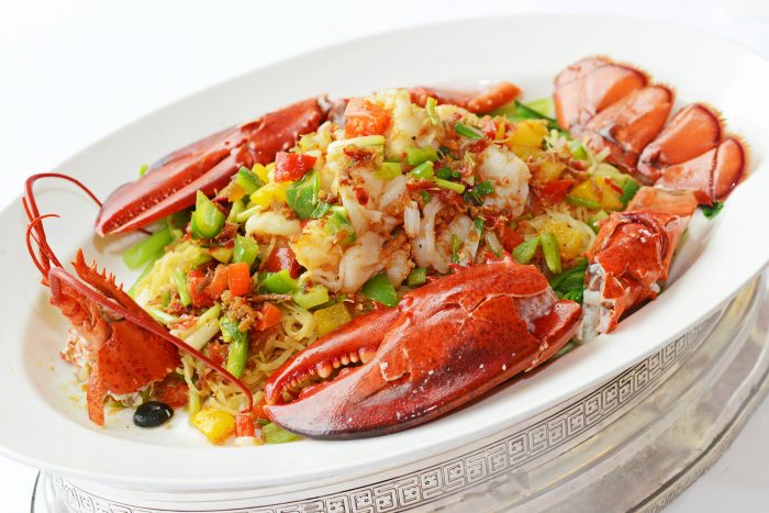 ชวนคุณมาพิสูจน์ความอร่อยแบบอลังการ กับกุ้งมังกรแคนาดา