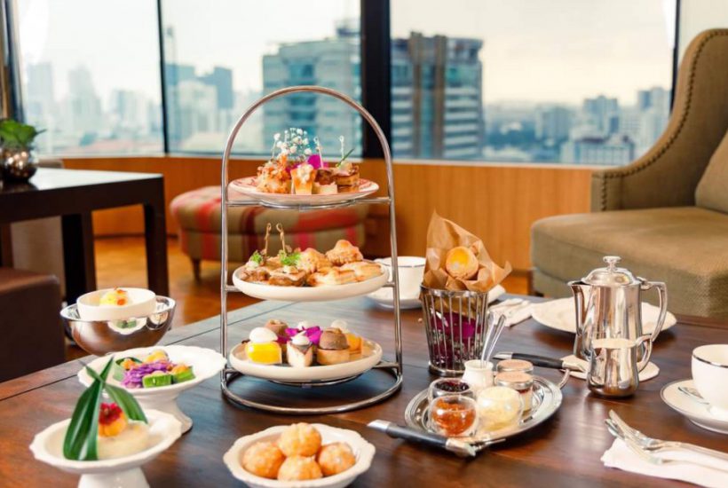 มาจิบเครื่องดื่ม และอิ่มอร่อยไปกับเซทน้ำชายามบ่าย ในห้องพักสุดเอ็กครูซีฟอย่าง Erawan Suite